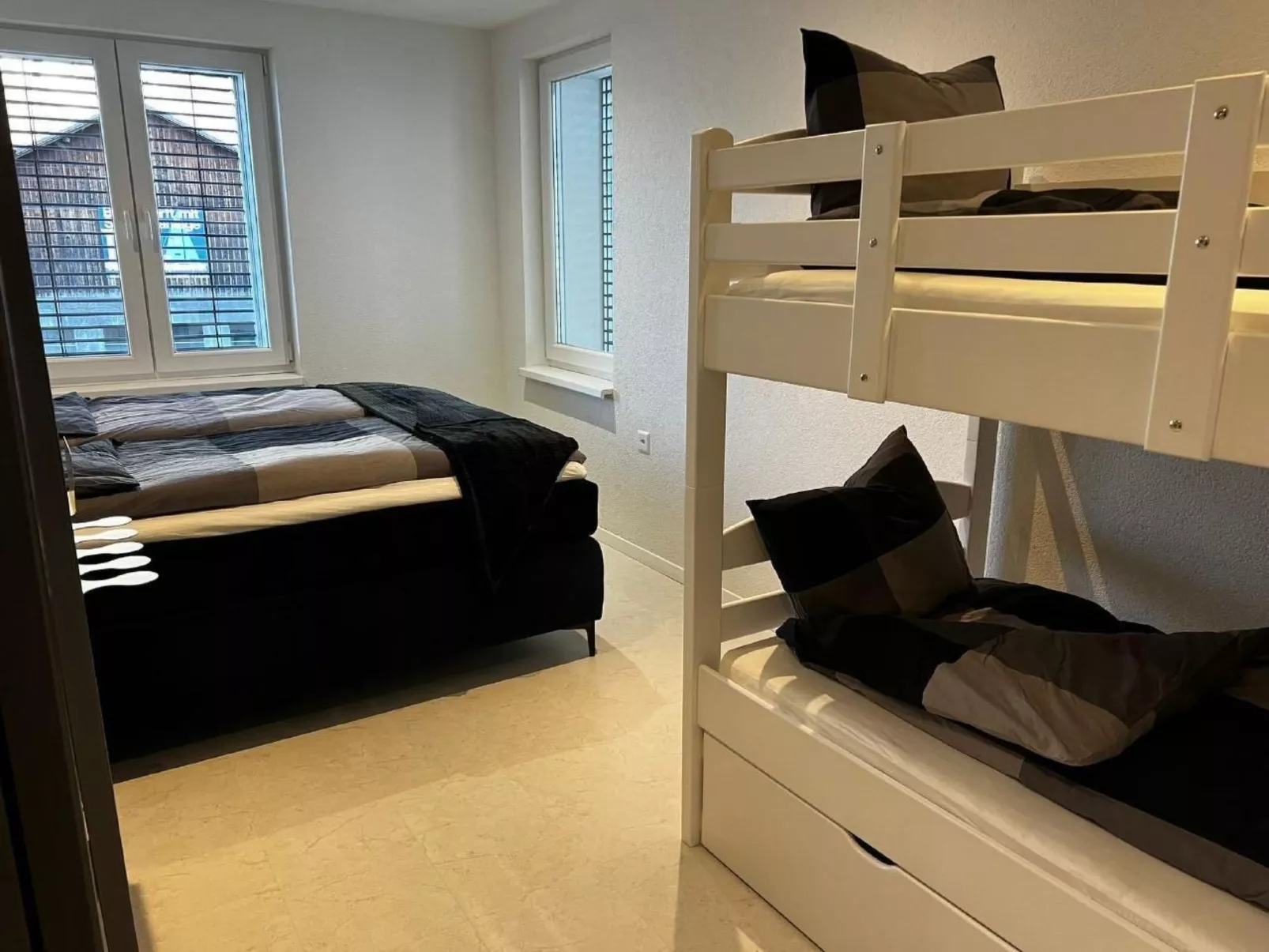 Mit eigener Terrasse-Binnen