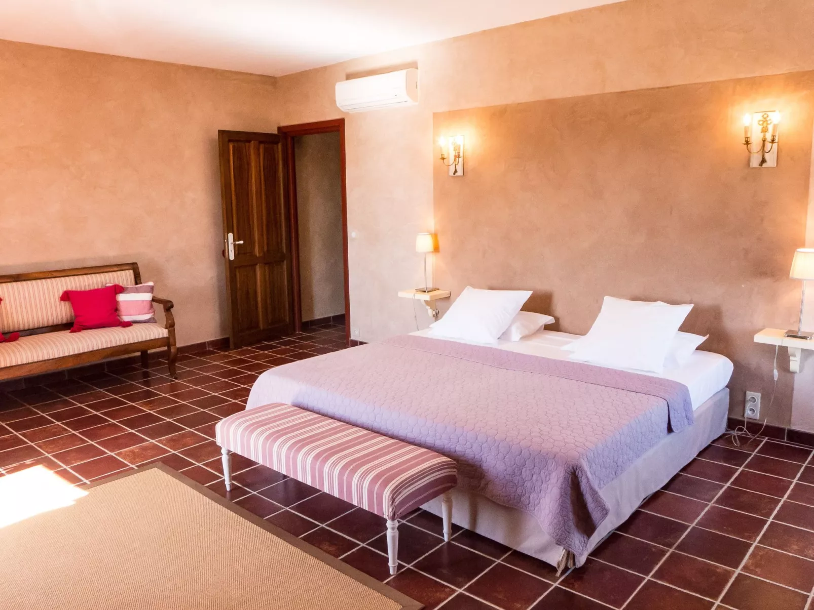 2 hochwertige Mas mit privatem Pool und Blick auf die Landschaft-Binnen