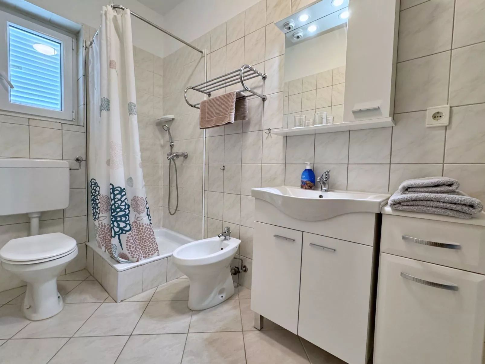 Apartment Nikolic-Binnen