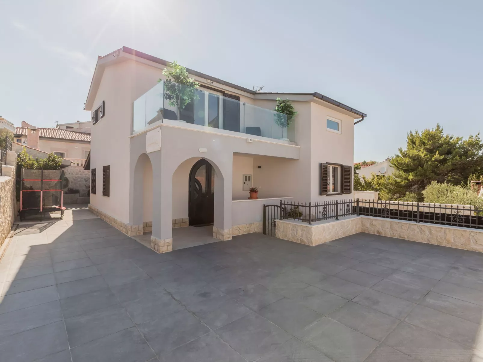 Mit Privatpool für 9 Personen ca. 95 m&sup2; in Sevid, Adriaküste Kroatien (Tro-Buiten