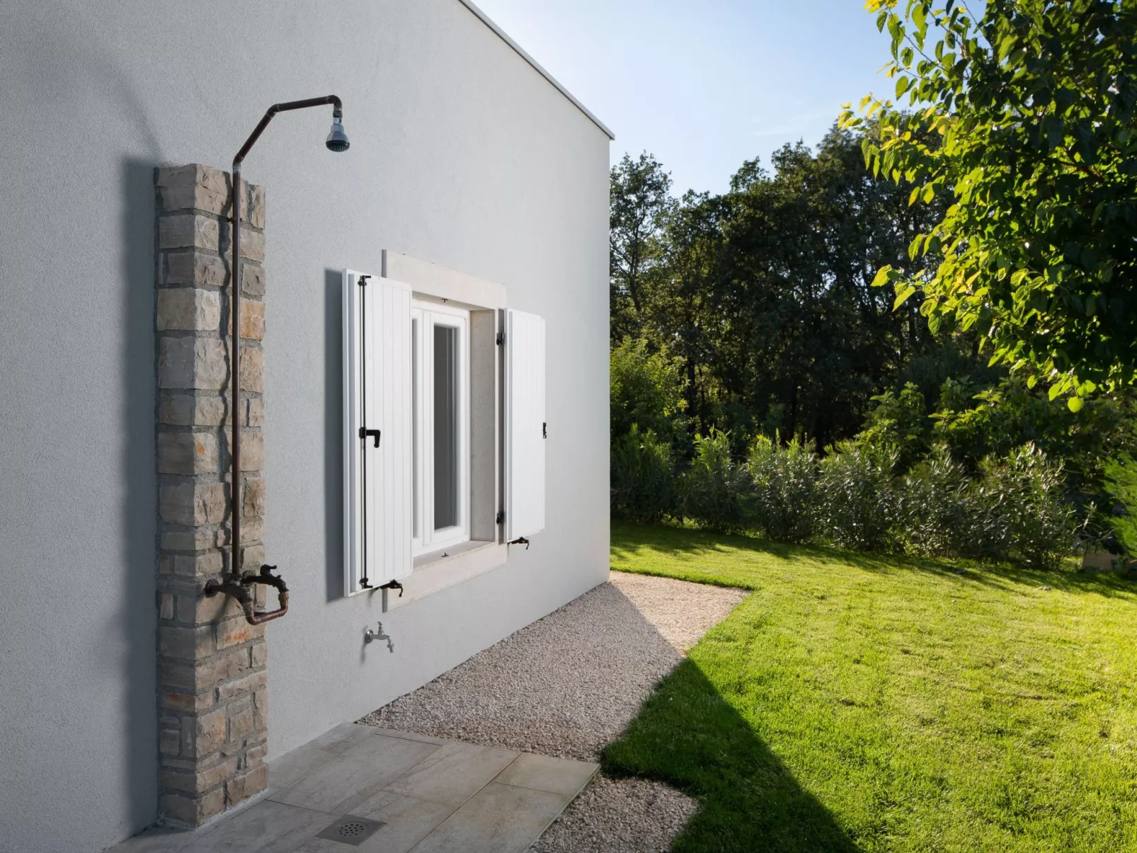 Mit eigenem Pool-Buiten