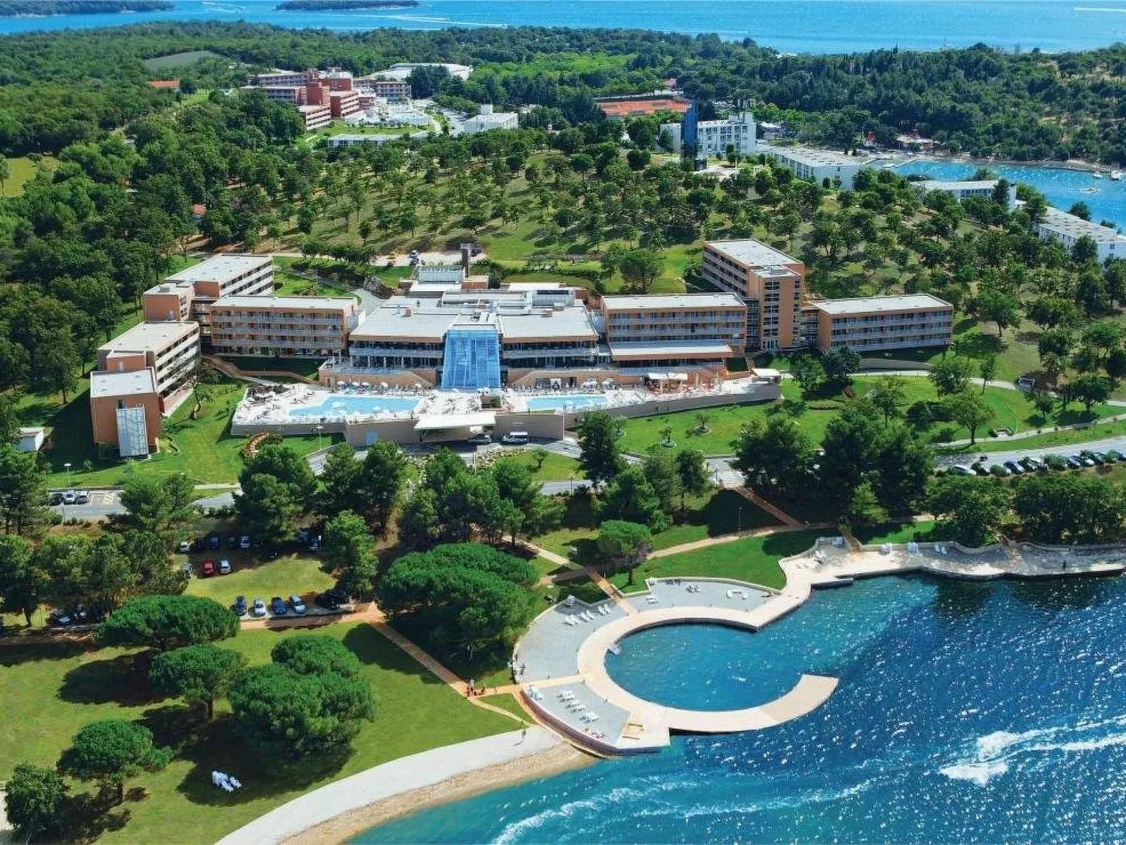 Resience Radovan 4-Buiten