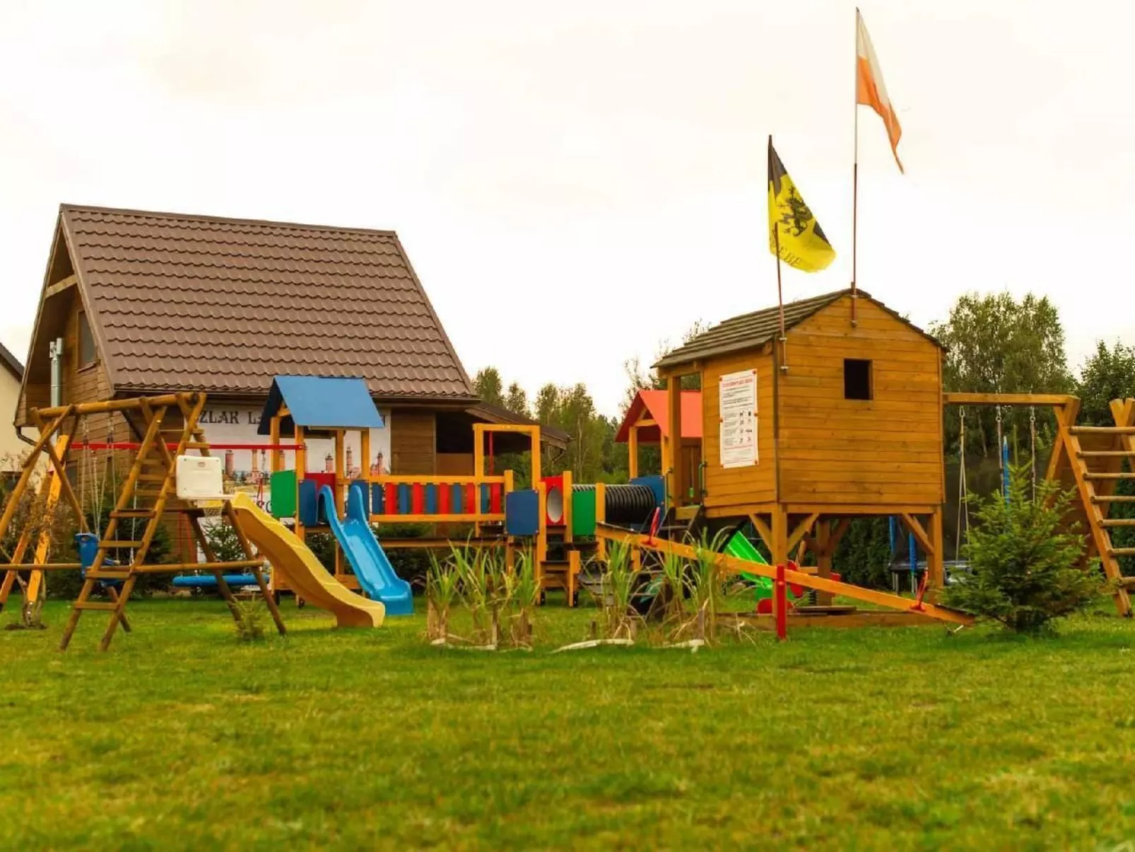 Gartenhaus mit Kamin-Buiten