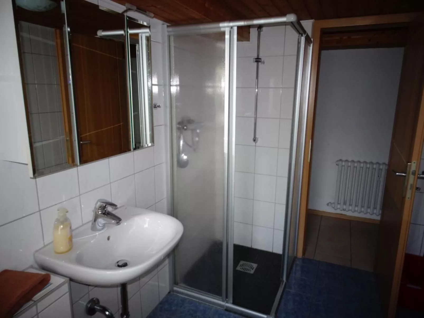 Nette Wohnung in Garitz mit Garten und Terrasse-Binnen