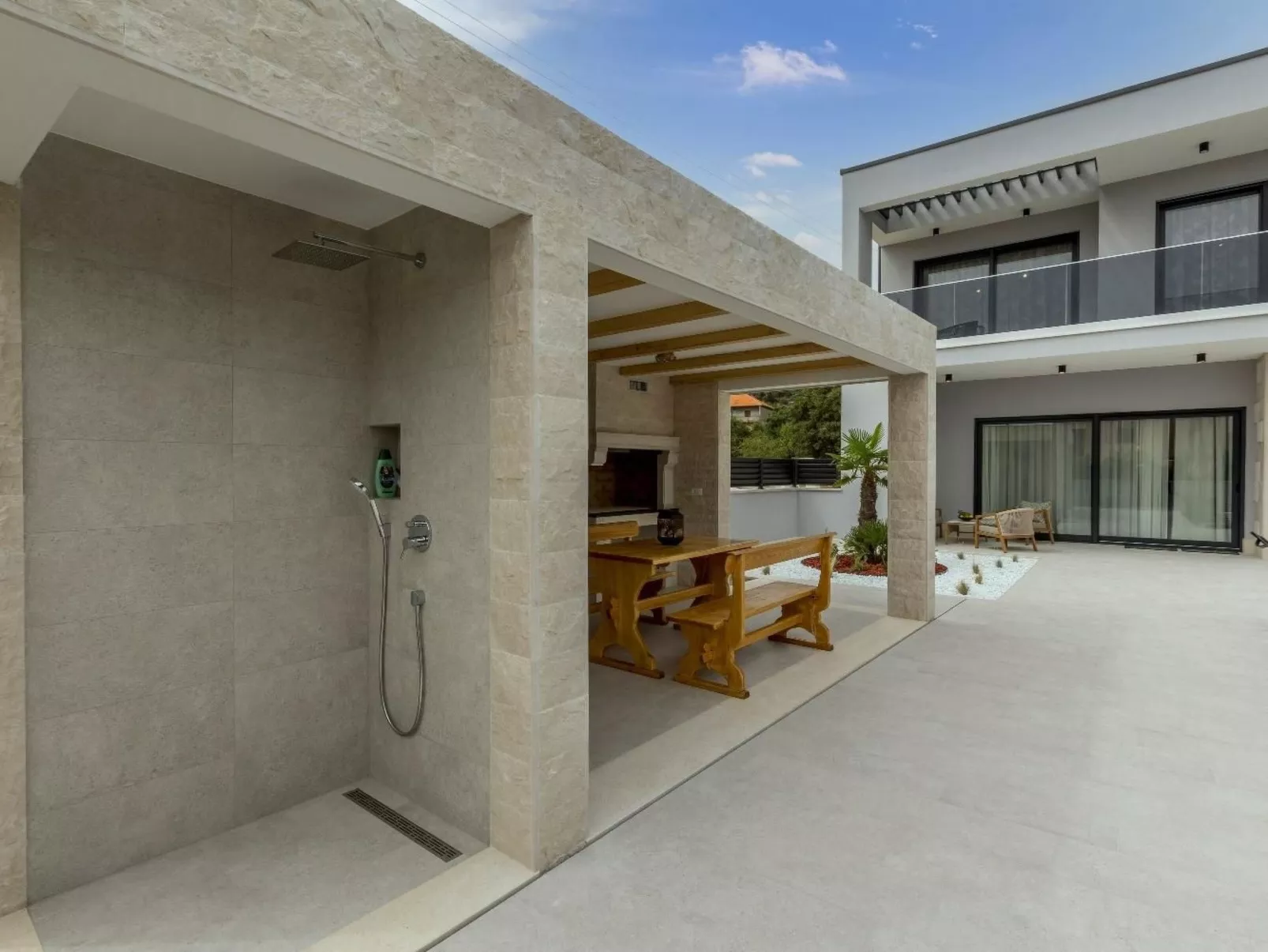 Villa Diana, modern gestaltet, in Dograde-Buiten