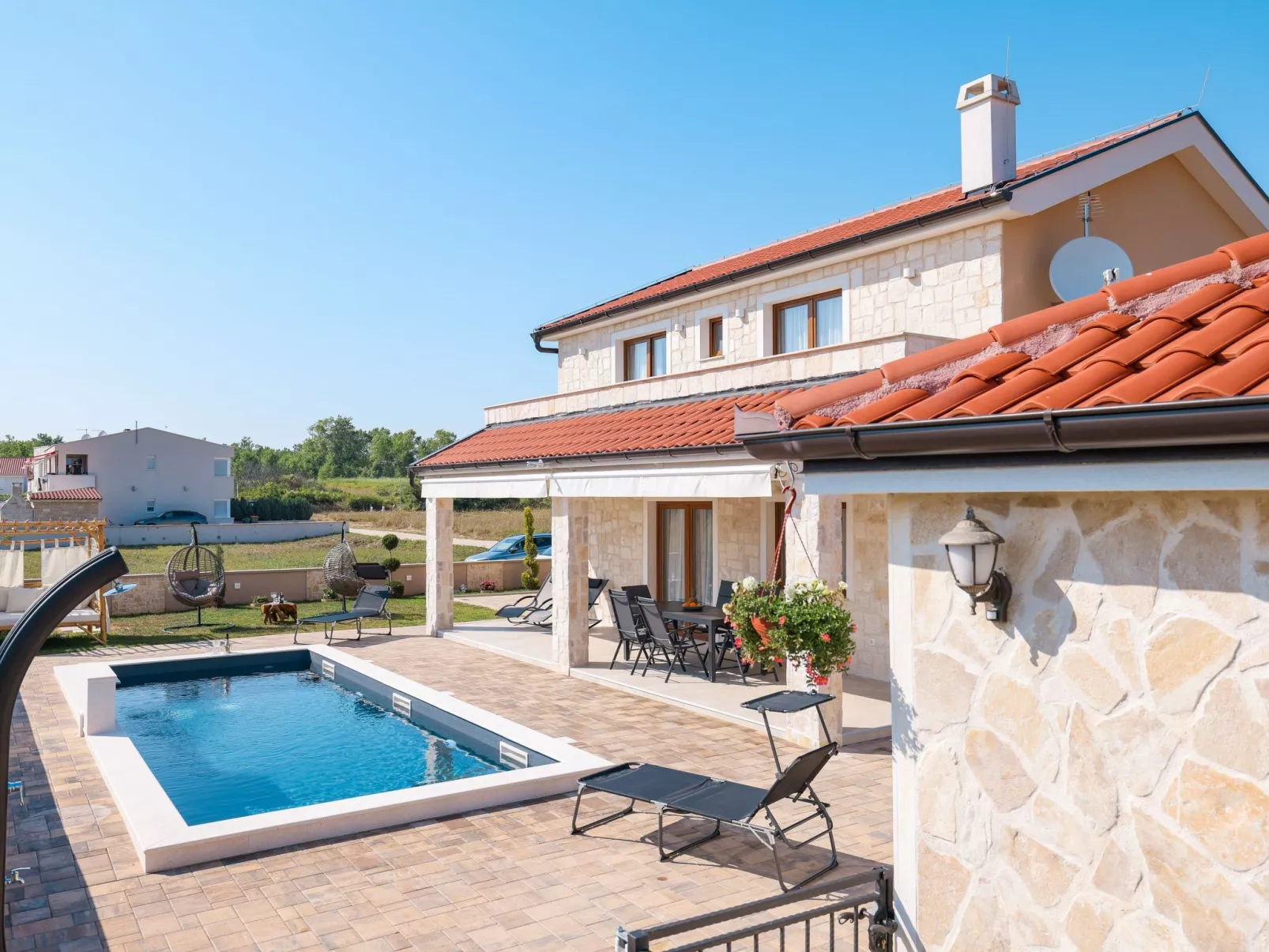 Villa mit beheiztem Pool in der Nähe des Meeres-TA Leut Agency-Buiten