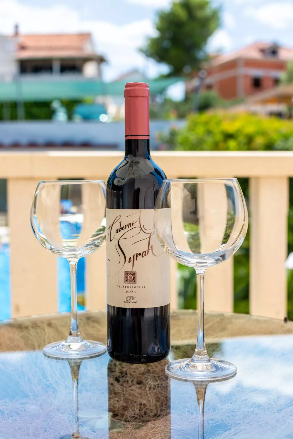 Helle Studio-Ferienwohnung mit Sonnenbalkon-Buiten