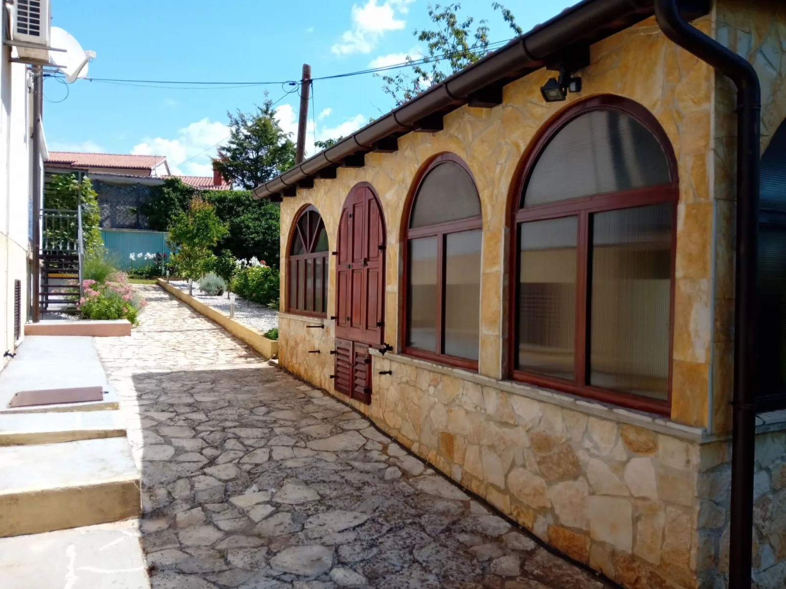 Anwesen "Krasno" mit Terrasse-Binnen