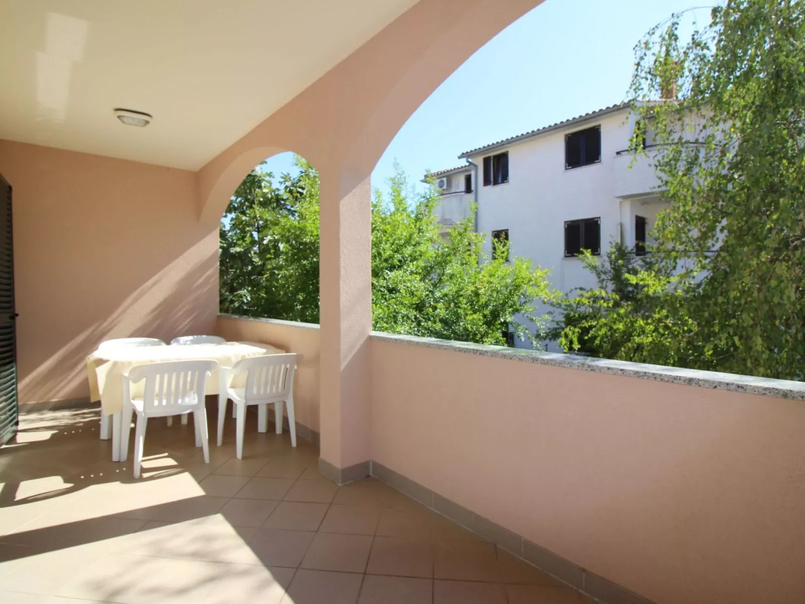 Iko 1  in Porec mit Terrasse-Buiten