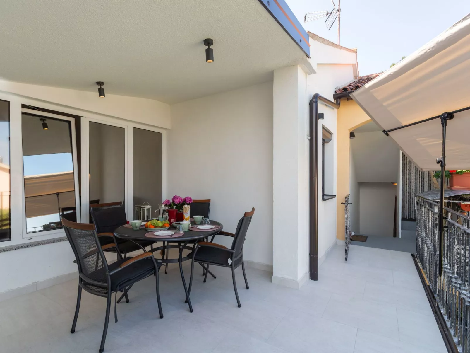 Pineta 2-Image-tags.info