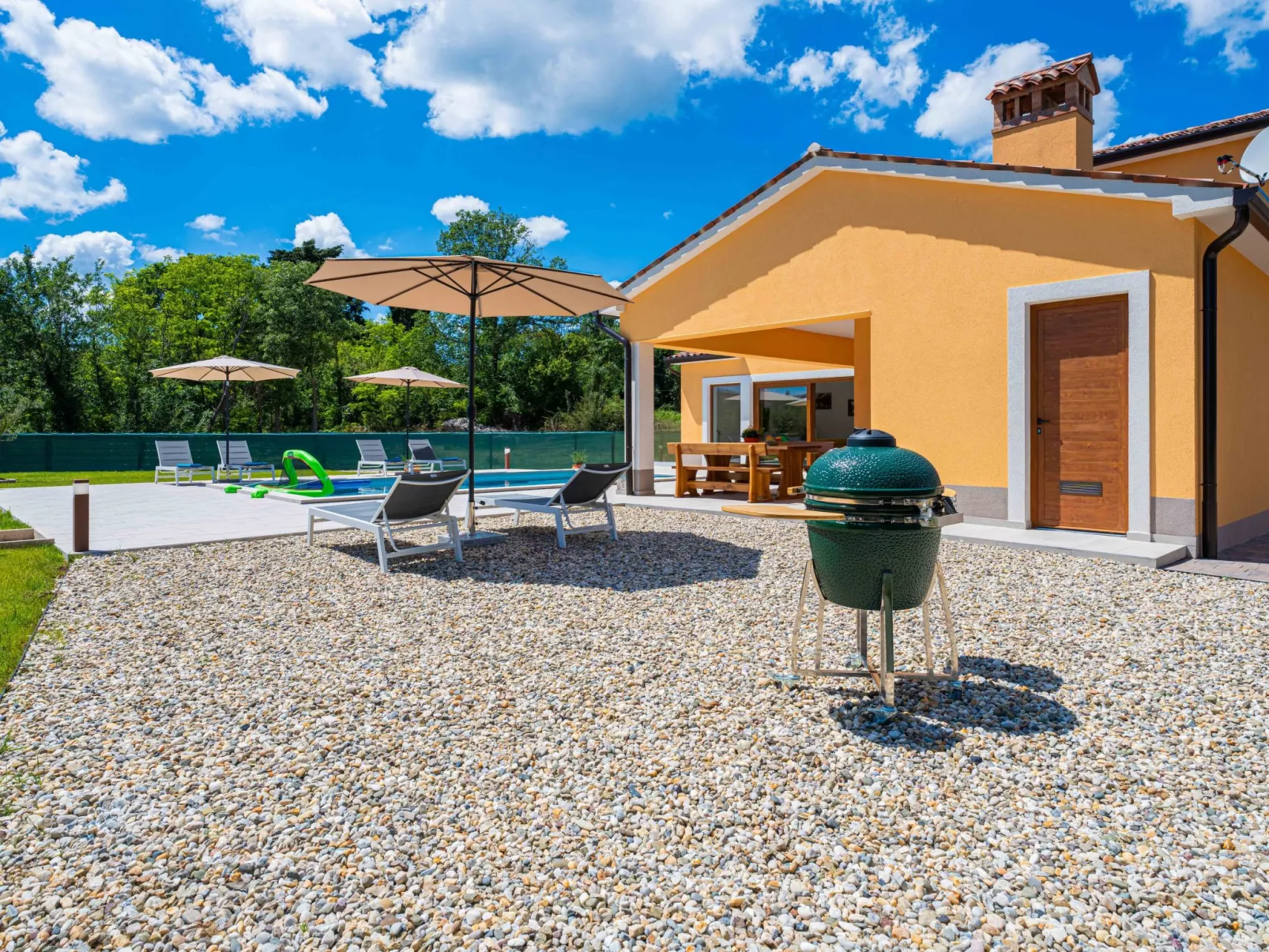 Luxuriöse Ferienvilla mit atemberaubender Aussicht-Buiten