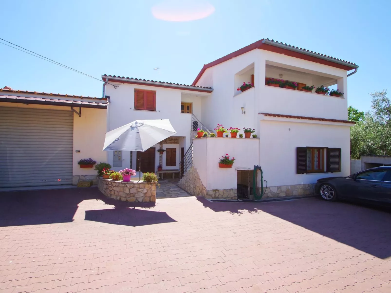 2 schlafzimmer ferienwohnung in viilage Loborika-Buiten