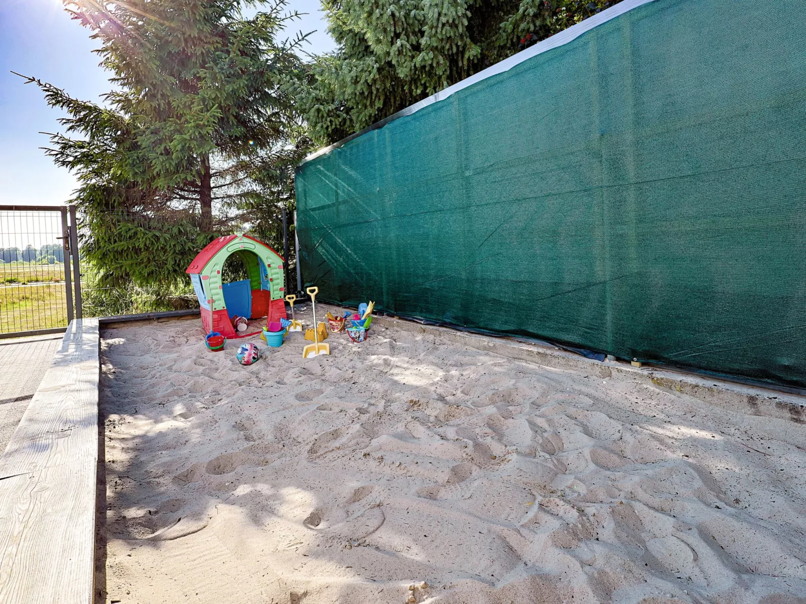 "Aurora" mit Terrasse-Buiten