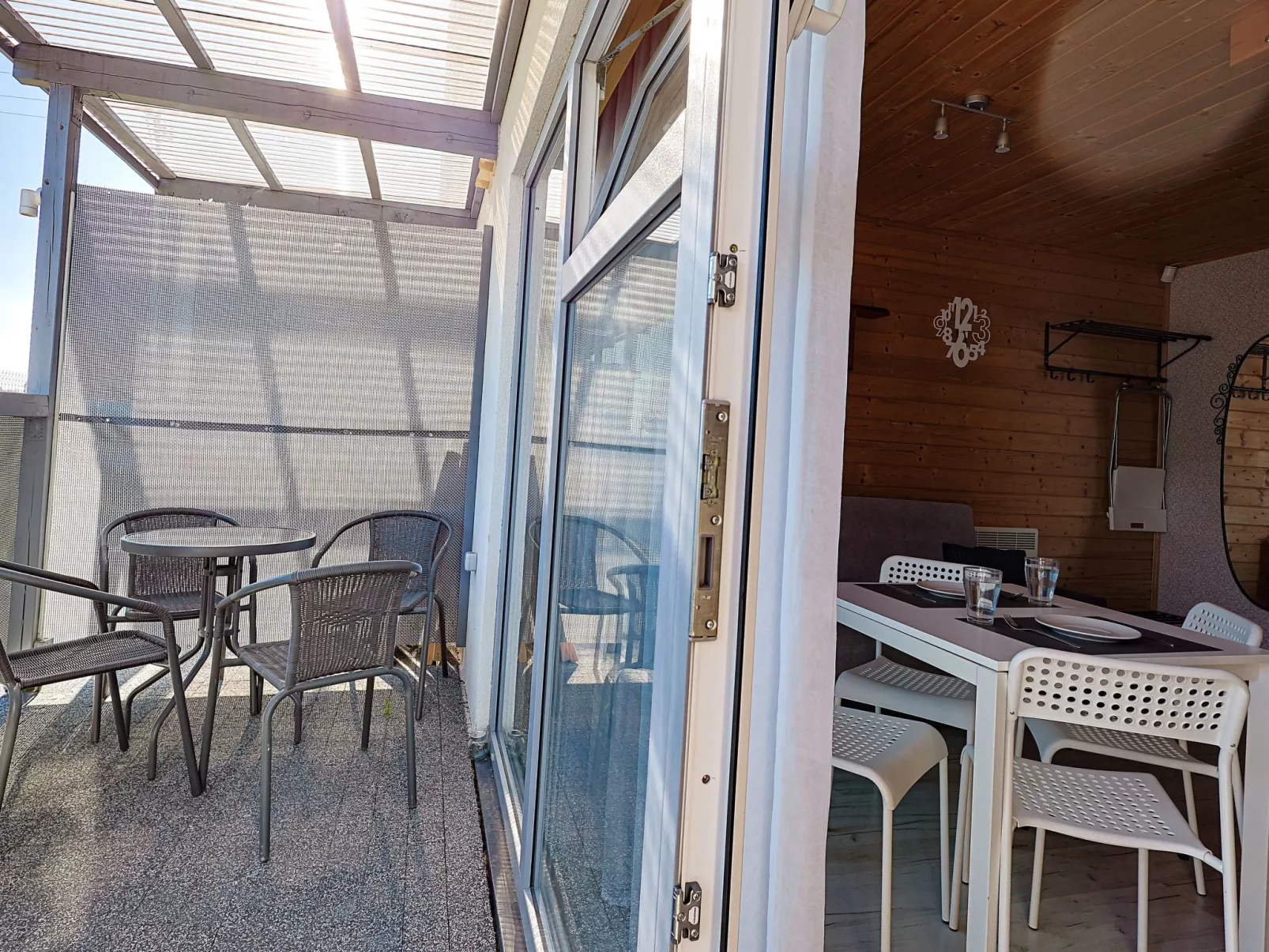 Wohnung "Aurora 2" z tarasem-Binnen