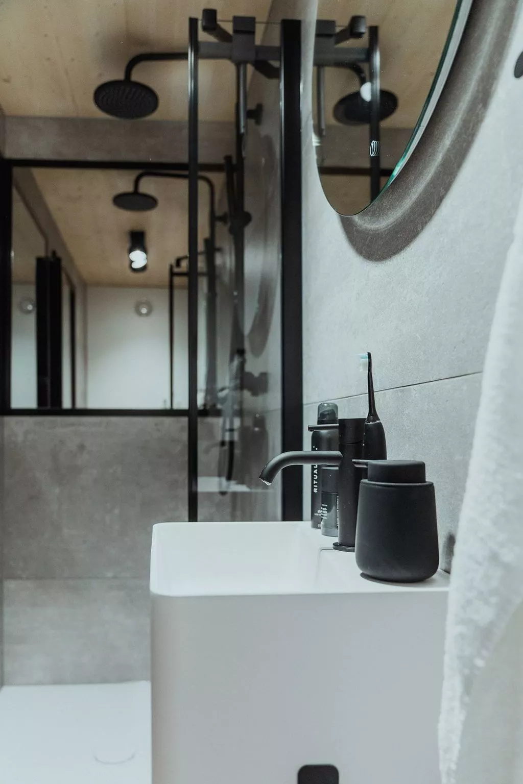 (A) Cabin Stars-Binnen