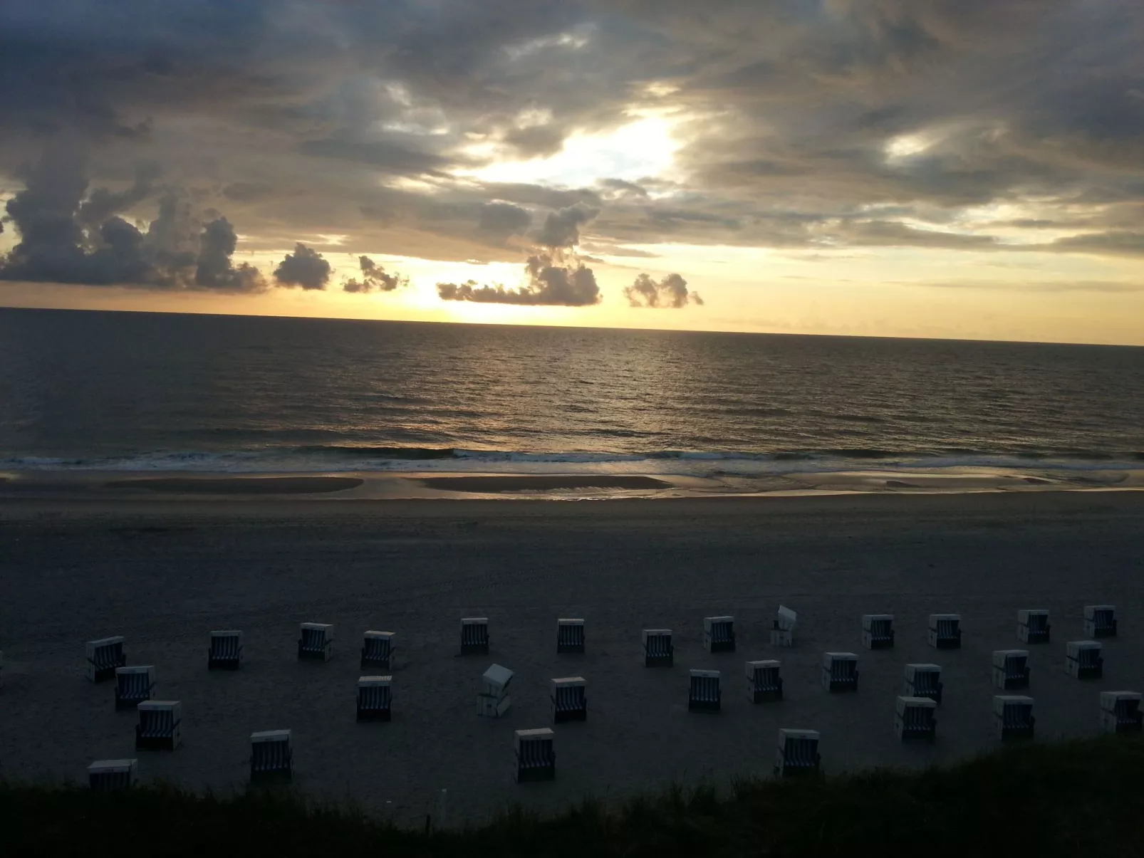 Große Ferienwohnung Morgensünn-am-Strand - Buiten
