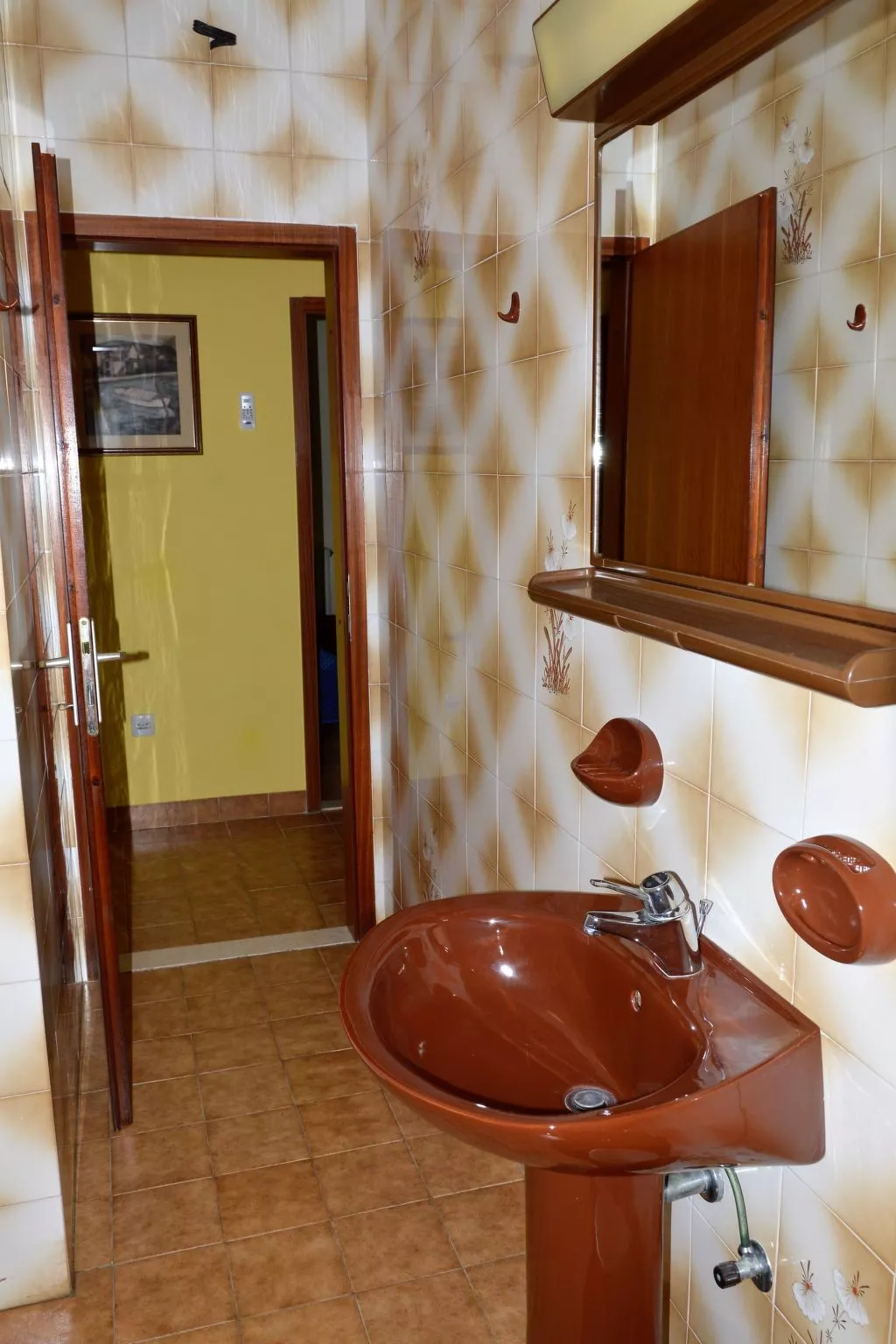 Schöne Wohnung in Poljica mit privatem Parkplatz-Binnen