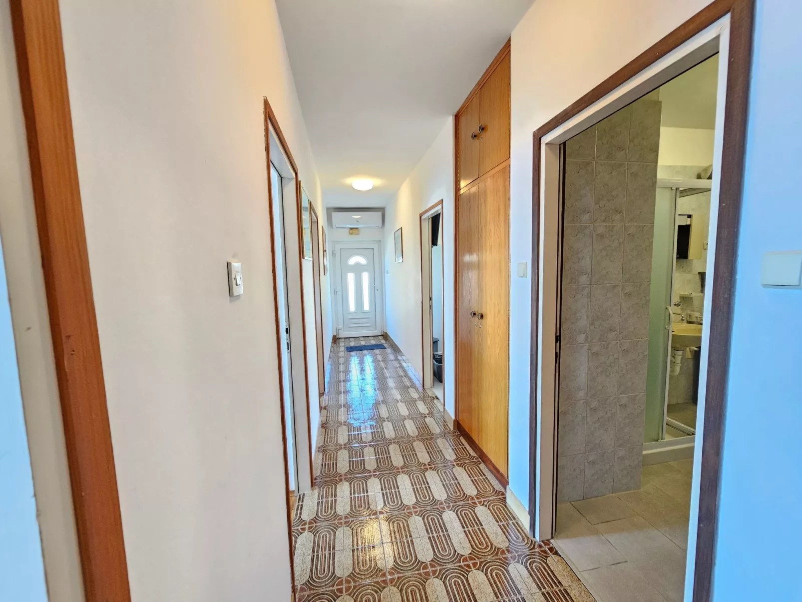 Wohnung für 7 Personen mit Terrasse und Meerblick-Binnen