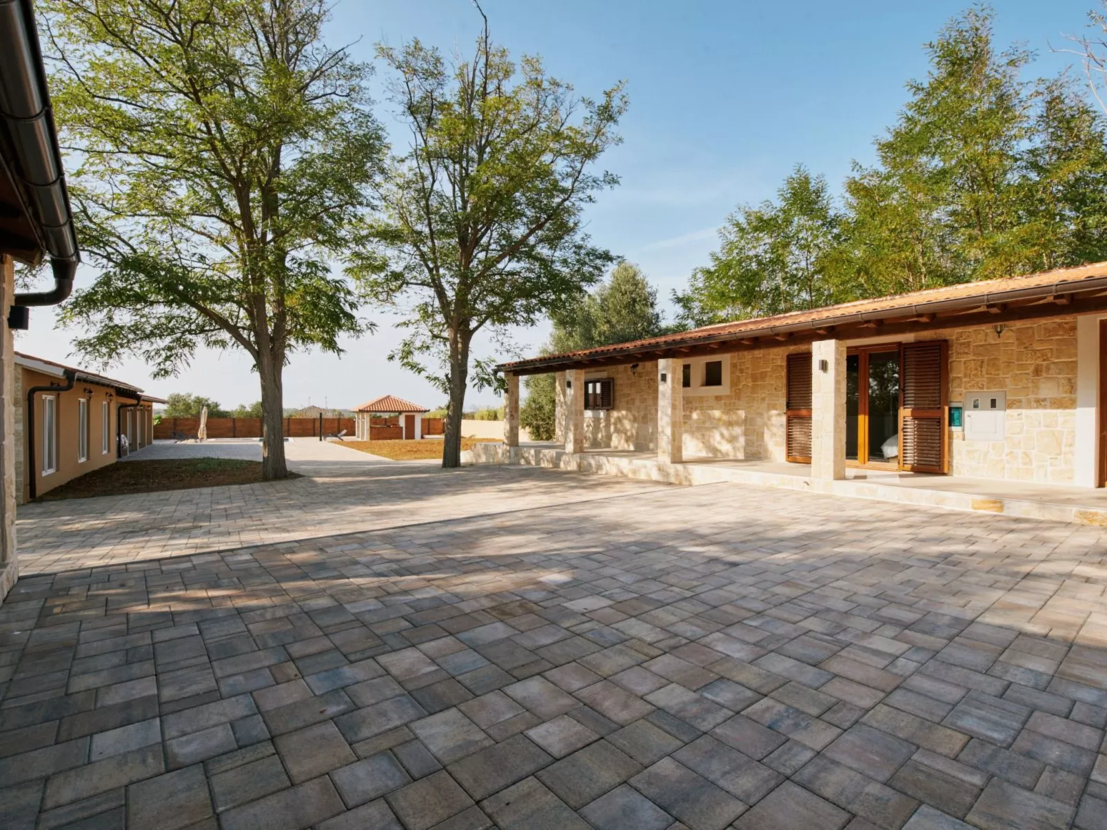 Wunderschöne Villa mit privatem Fitnessstudio und Pool - TA Leut-Buiten