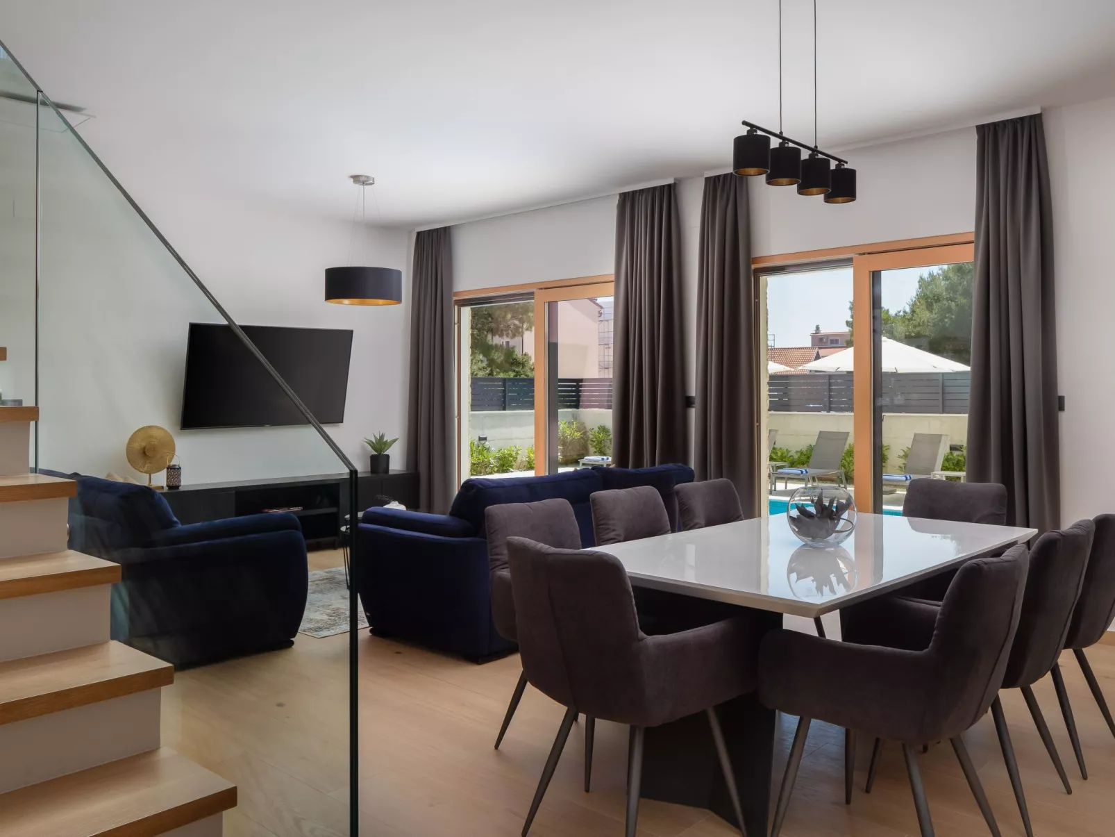 Für 10 Personen in Sria-Buiten