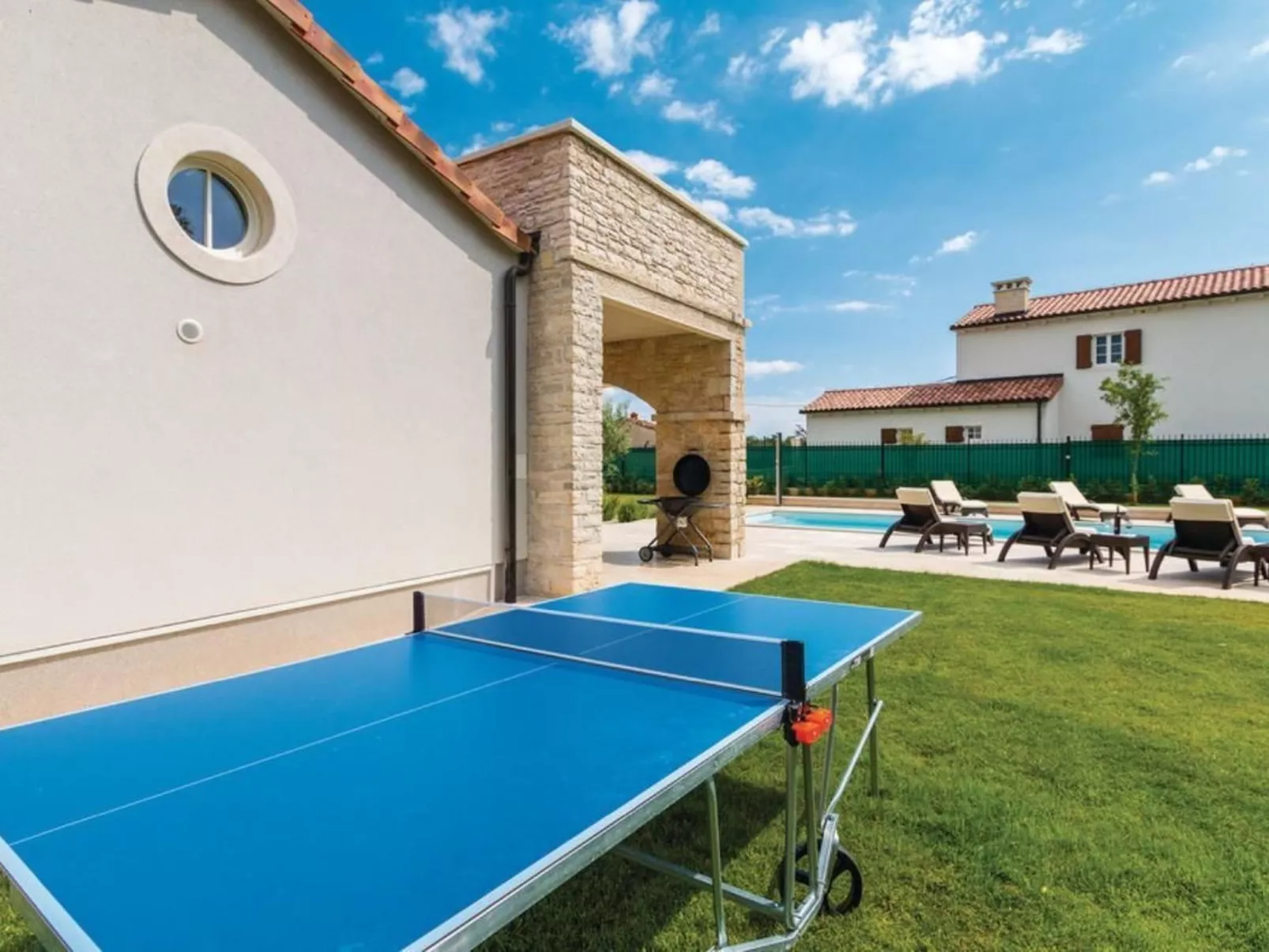 'Villa Oliva' mit privatem Pool-Buiten