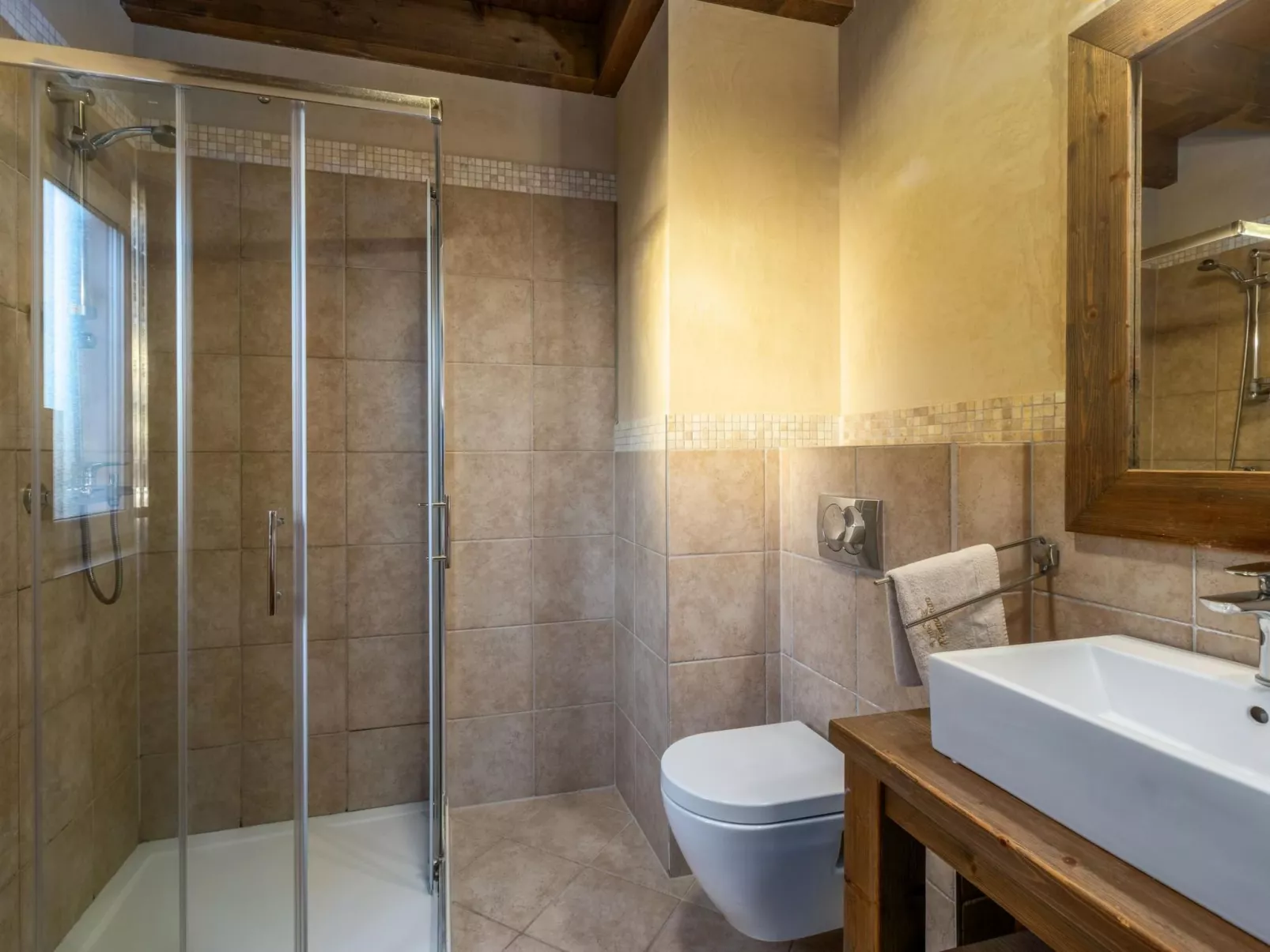 Villa Nocciola mit 6 Schlafzimmern in Meeresnähe-Binnen