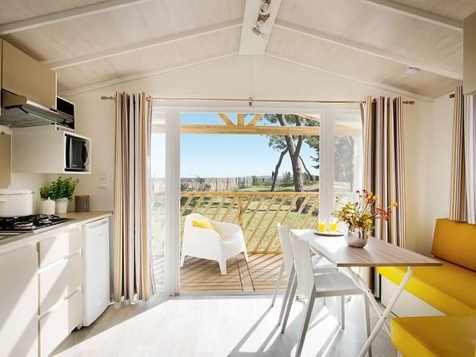 In Hohenlychen mit Grill, Loggia 4-Binnen