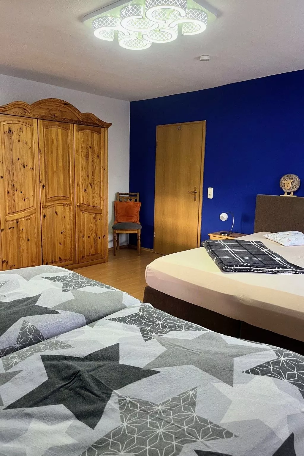 Villa mit Bergblick-Image-tags.info