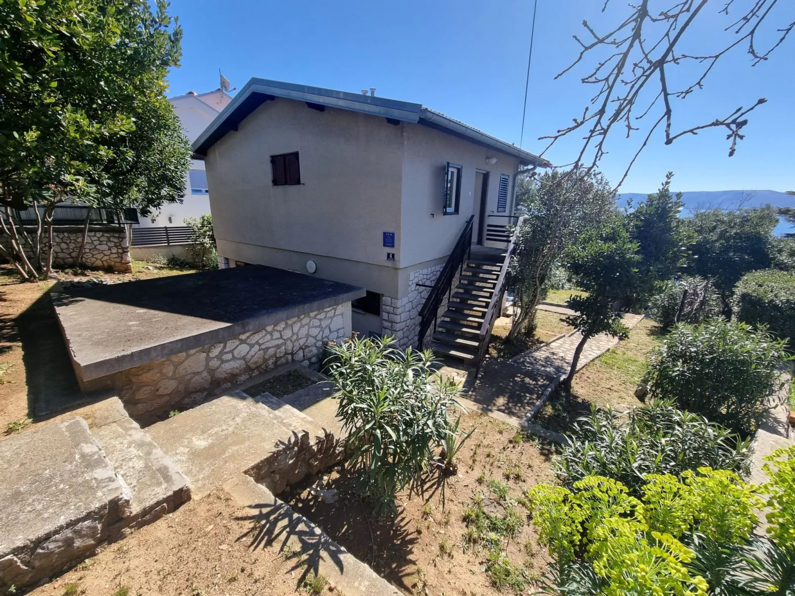 Villa Mediteranea direkt am Meer-Binnen