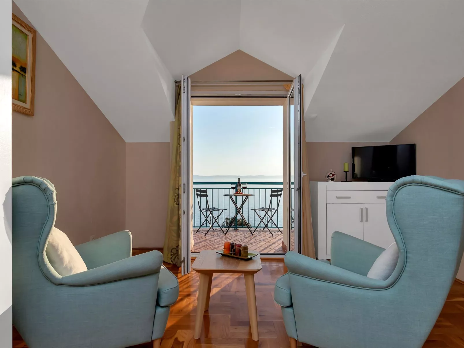 "Podgora" mit Blick auf das Wasser-Binnen