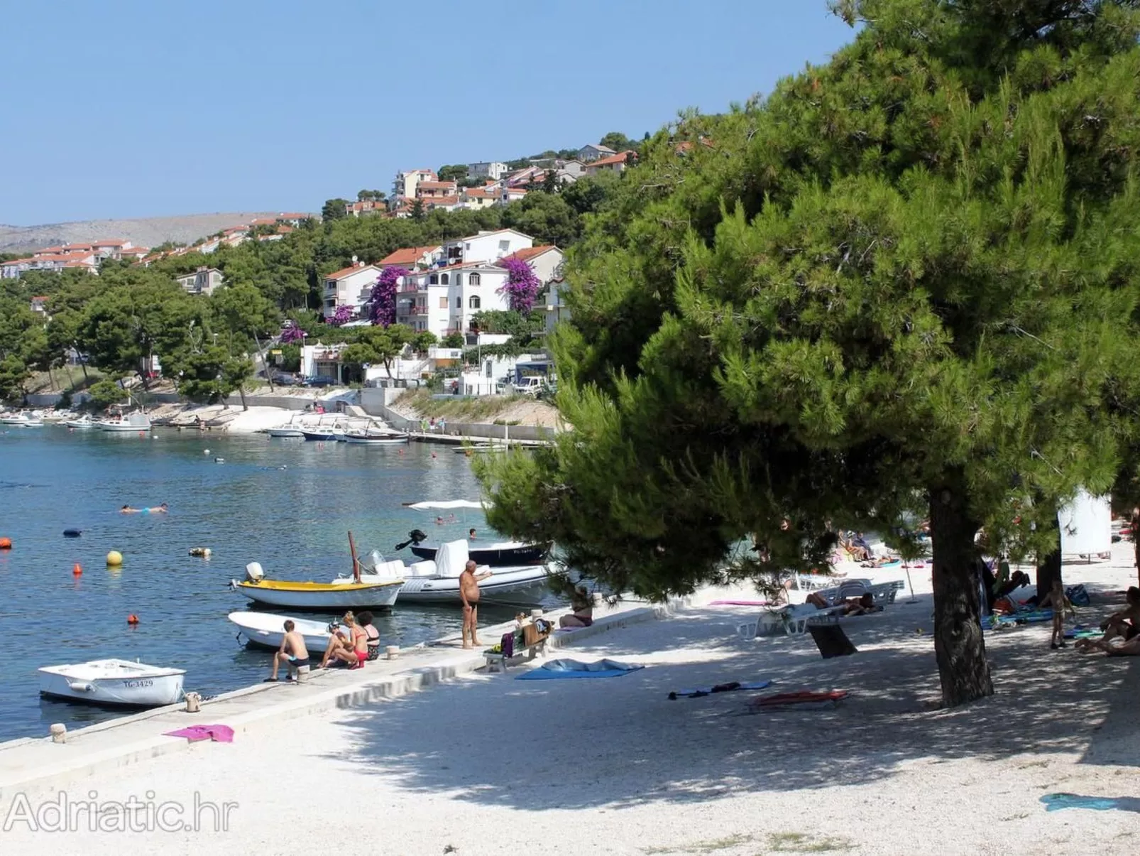 Wohnung mit Blick auf das Wasser-Image-tags.info