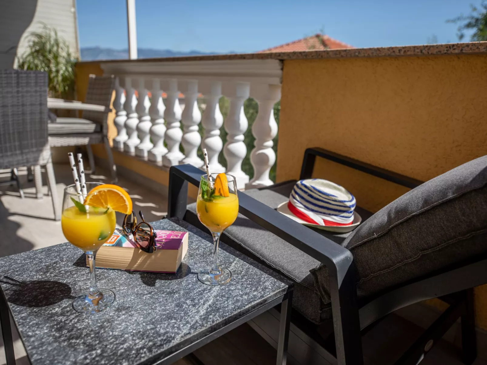 Ruhige Ferienwohnung Tina 8-Buiten