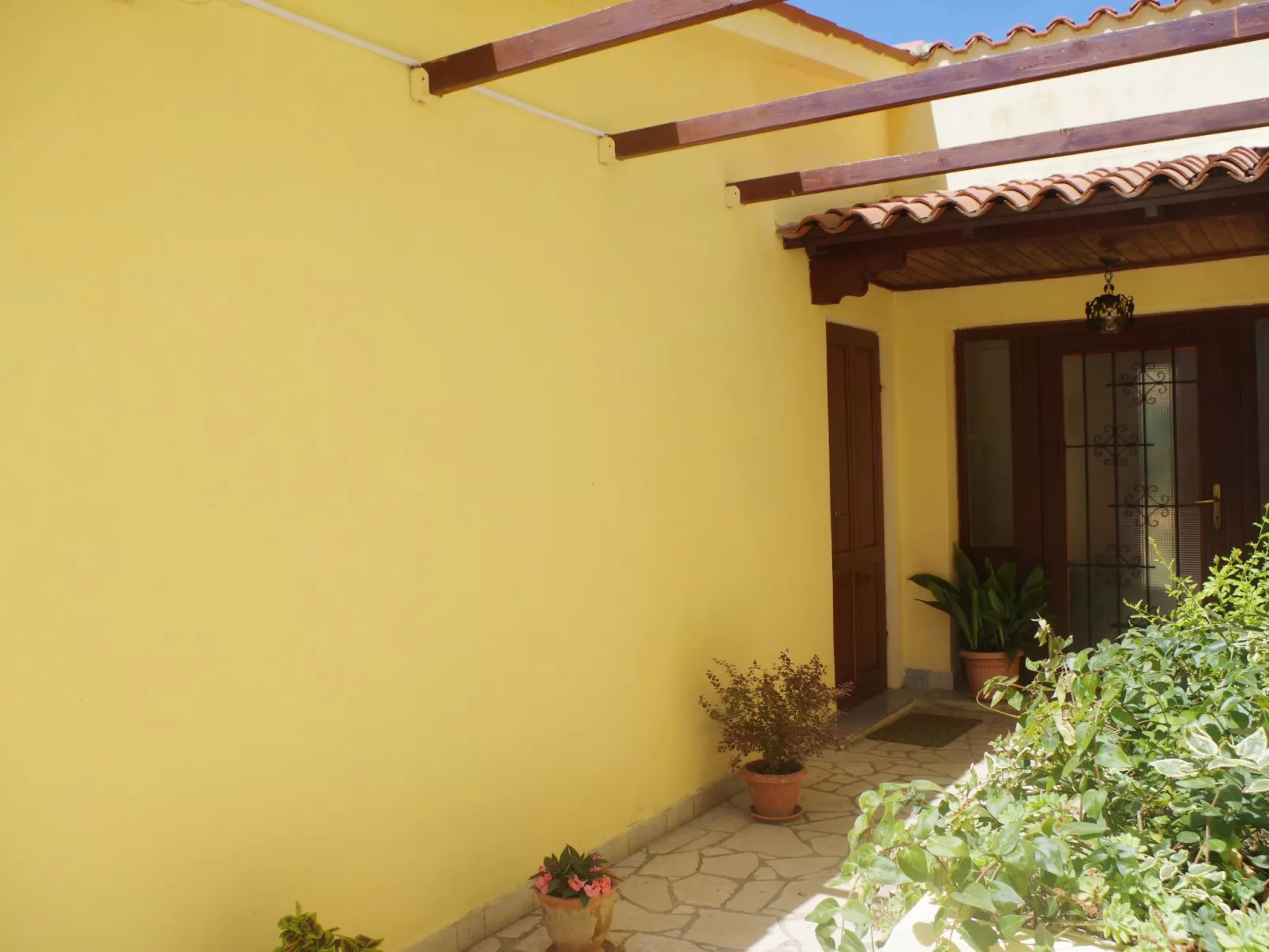 Schönes Apartment in Pješčana Uvala, Strand in der Nähe-Buiten