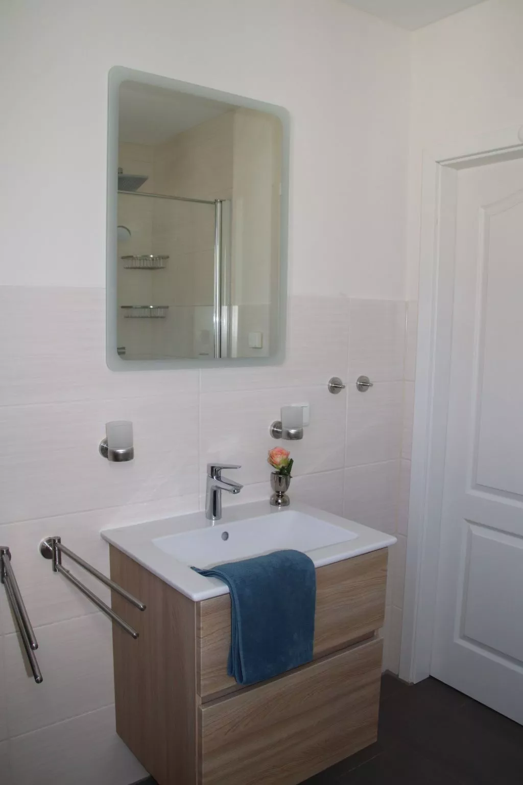 Mit Garten, Sauna, Kamin und Whirlpool-Binnen