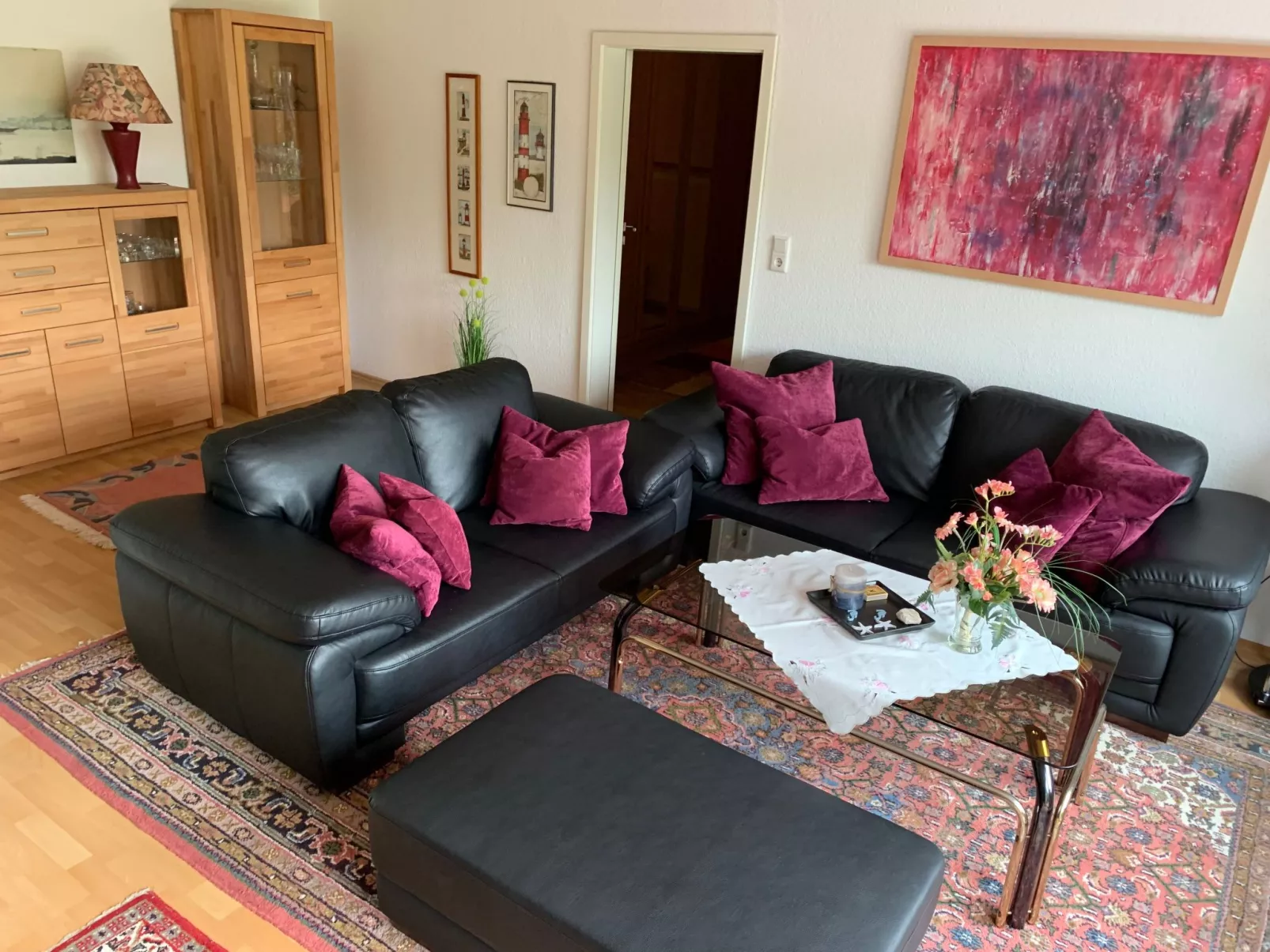 In Hage mit Garten, Terrasse und Grill-Binnen