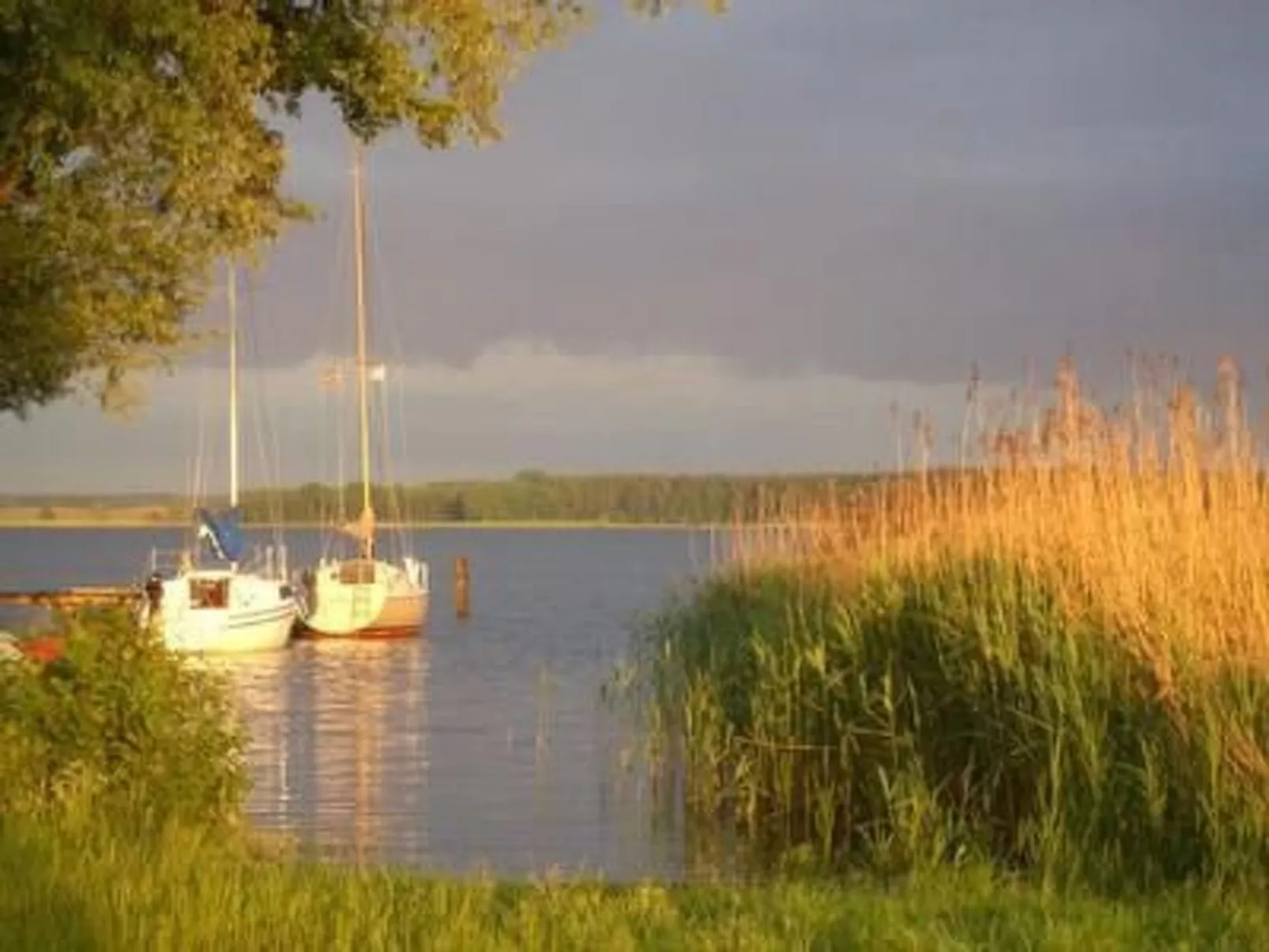 Uferpromenade-Buiten