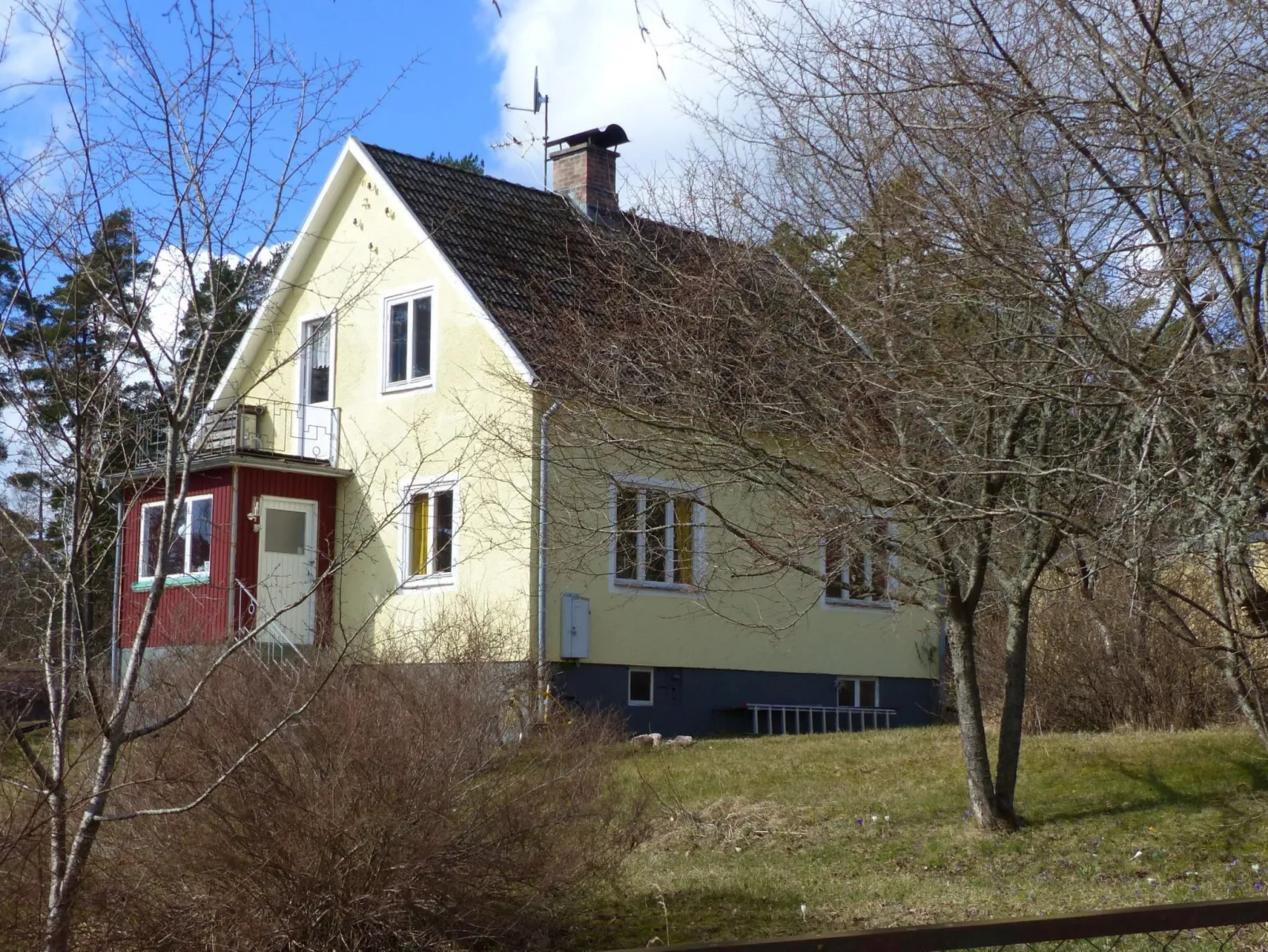 Mit Sauna und Kaminofen sowie Terrasse-Buiten