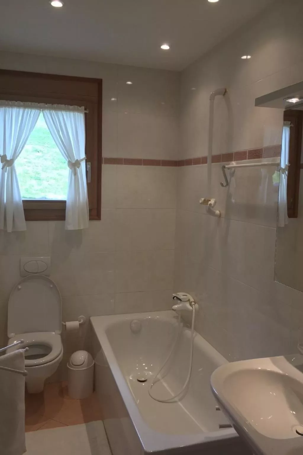 Chesa Lodola-Image-tags.info