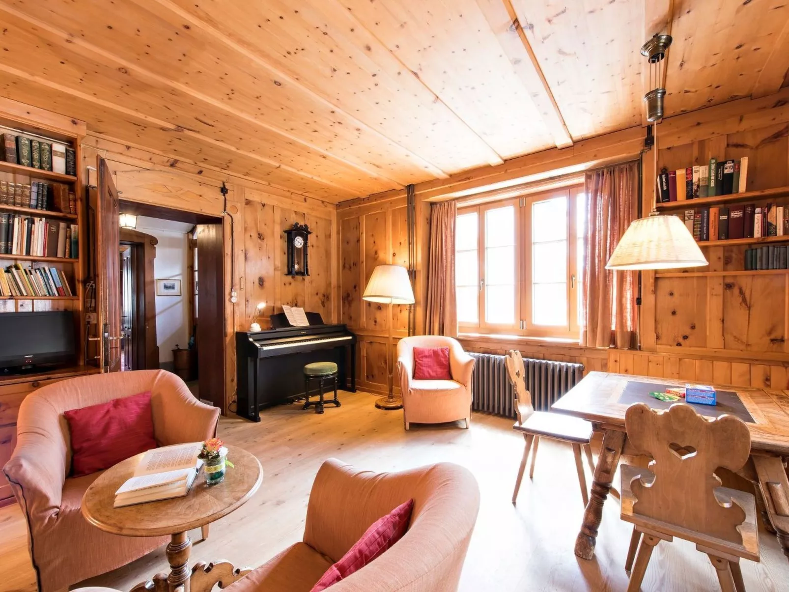 Chesa Lagrev-Schucan-Binnen