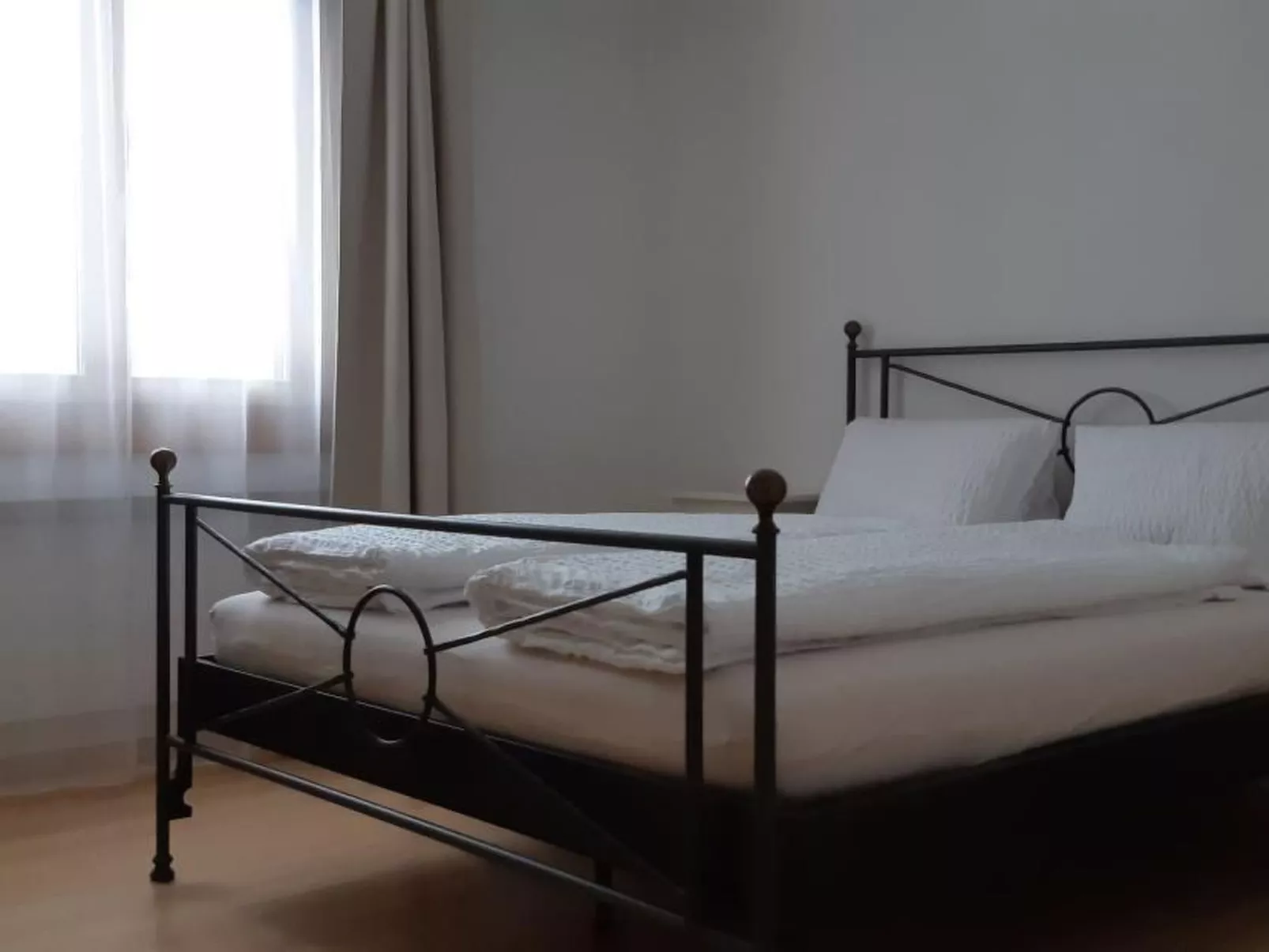 Ludains 4, APT. 25-Image-tags.info