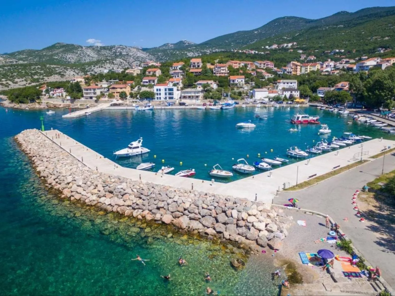 Für 6 Personen in Klenovica-Binnen