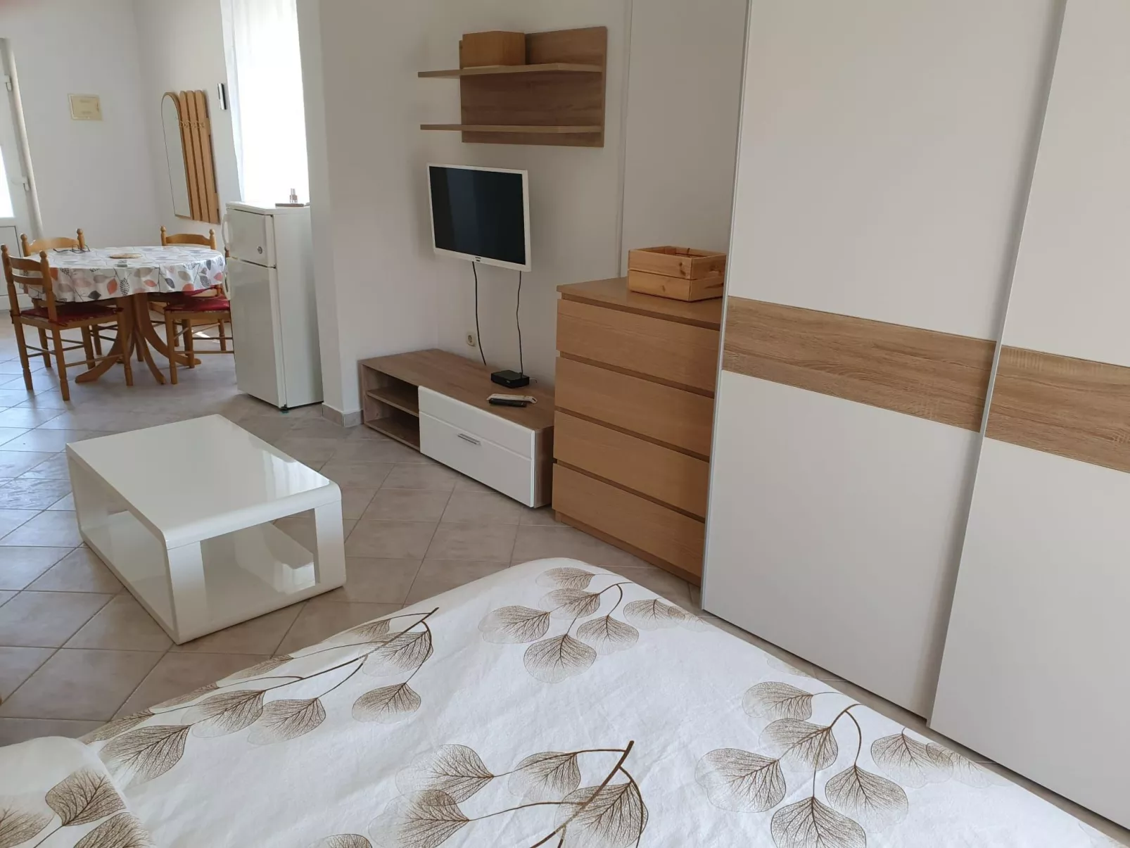 Mit Blick auf das Wasser-Binnen