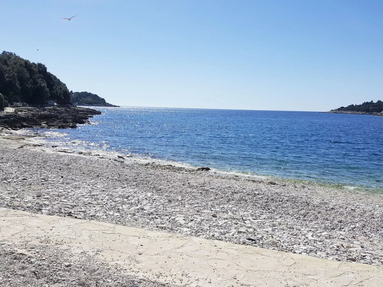 Geräumige charmante Wohnung in der Nähe des Meeres-Buiten