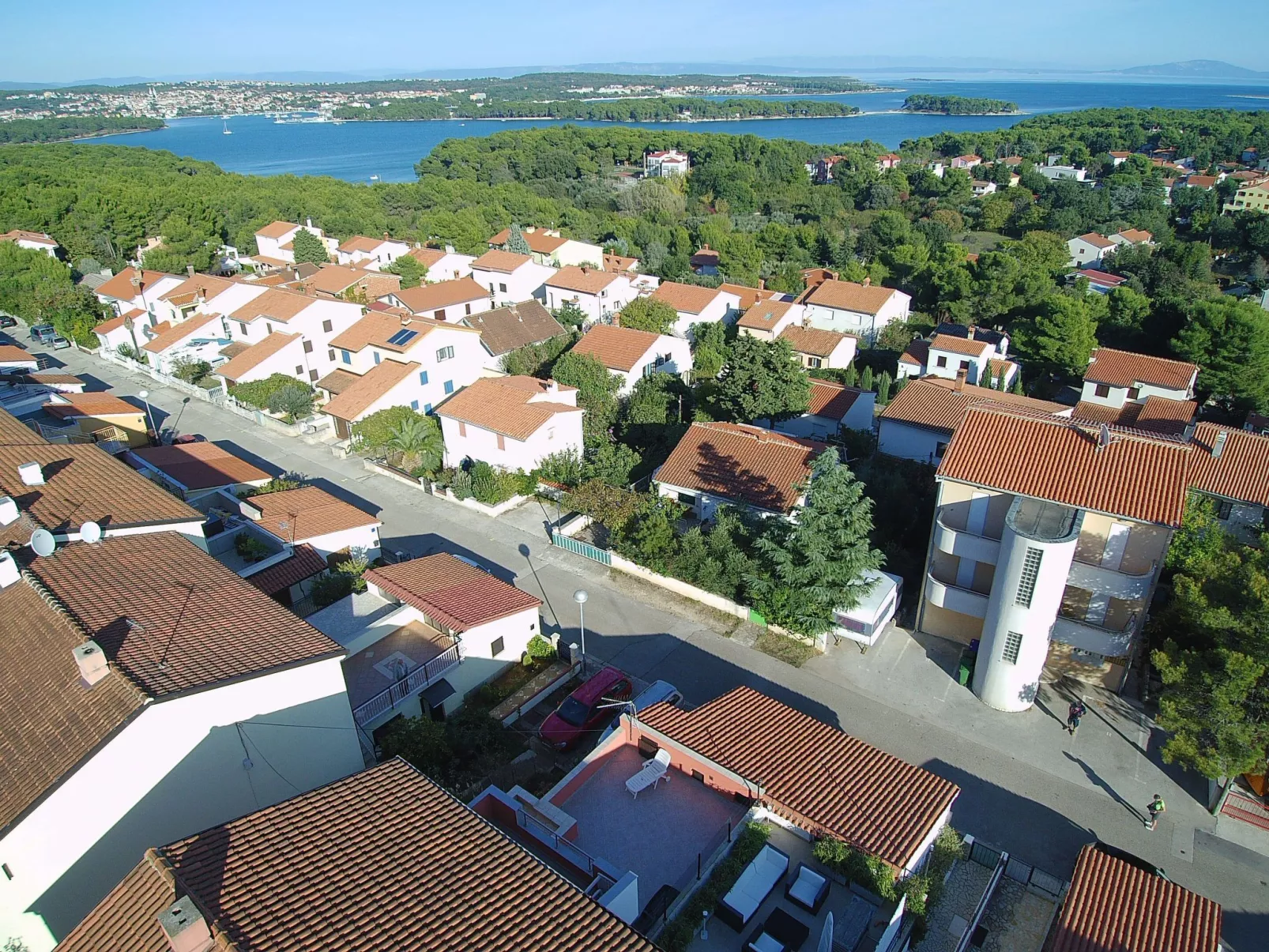 Stylisches Haus mit Dachterrasse, Bar und Hot Tub-Buiten