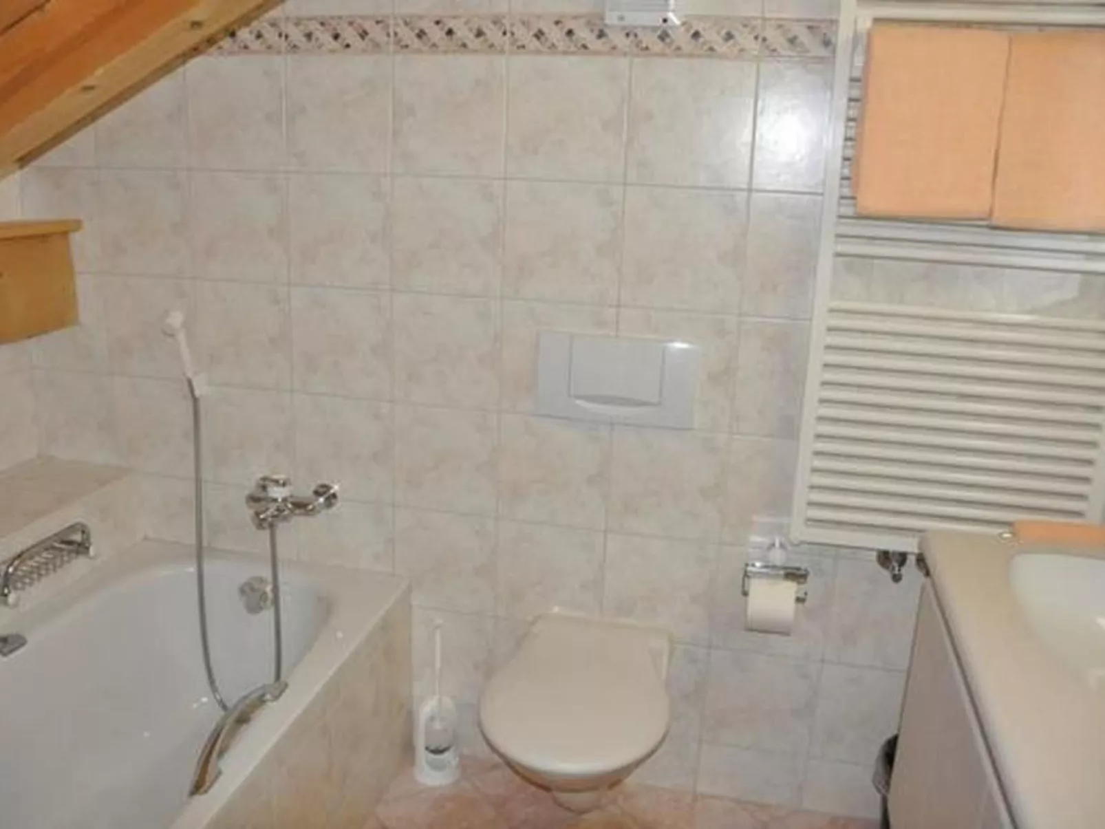 Chesa Semnadur H8-Binnen