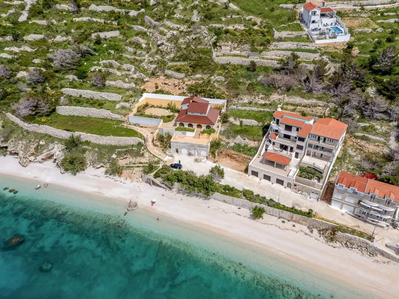 „Villa No Stress“ mit Infinity-Pool-Buiten