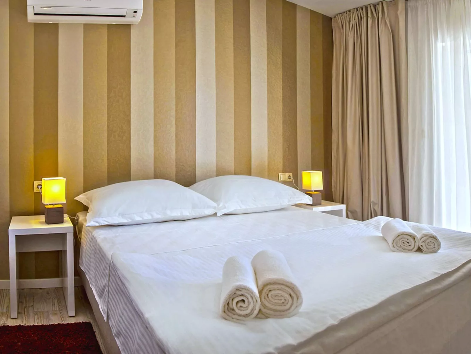 Villa Mosor mit beheiztem Salzwasserpool und Sauna-Binnen