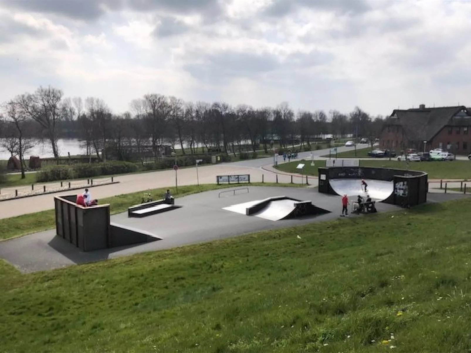 Mit Südwestterrasse mit Stellplatz-Image-tags.info