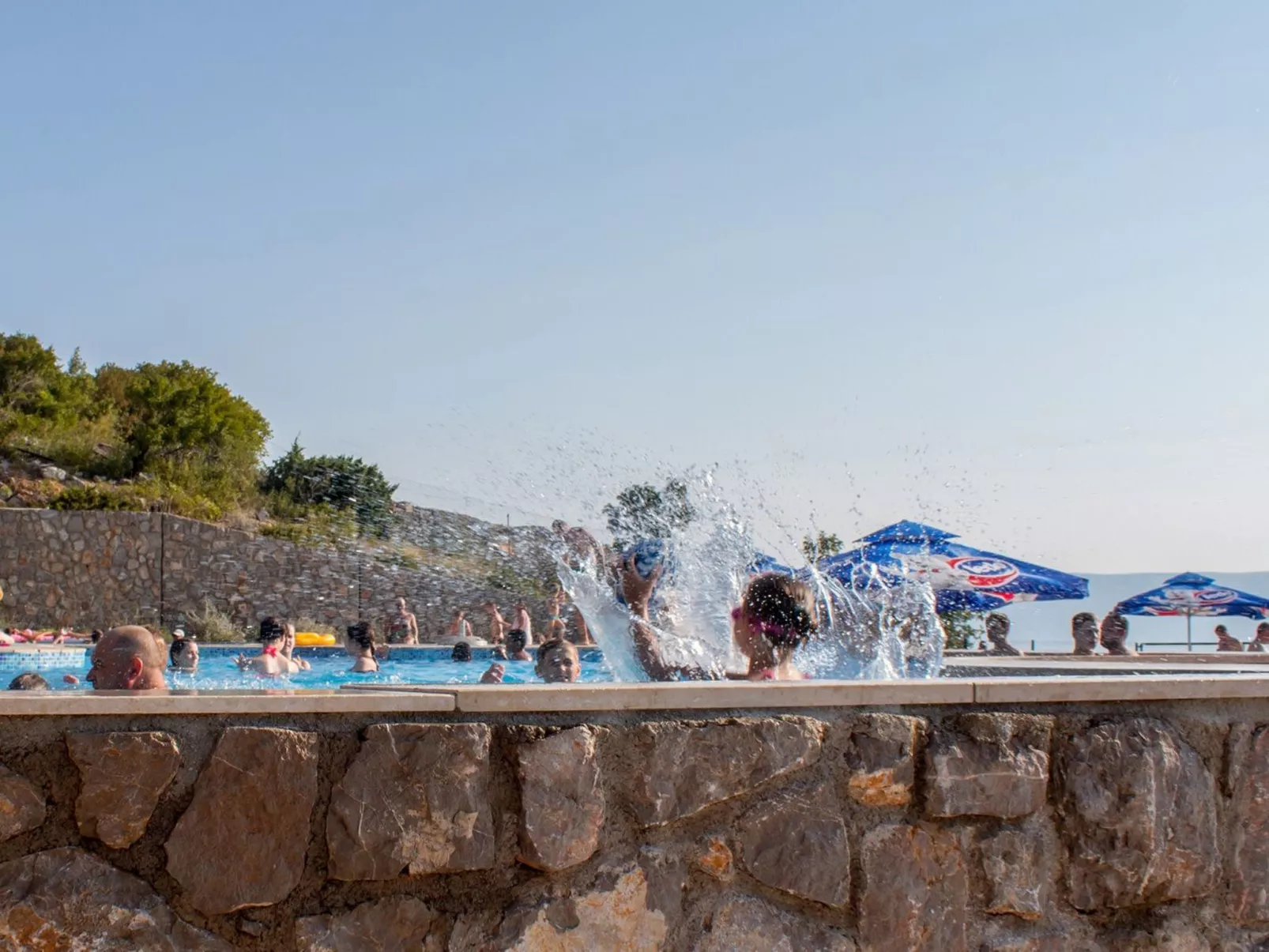 Mobilheim mit gemeinschaftlichem Pool-Binnen