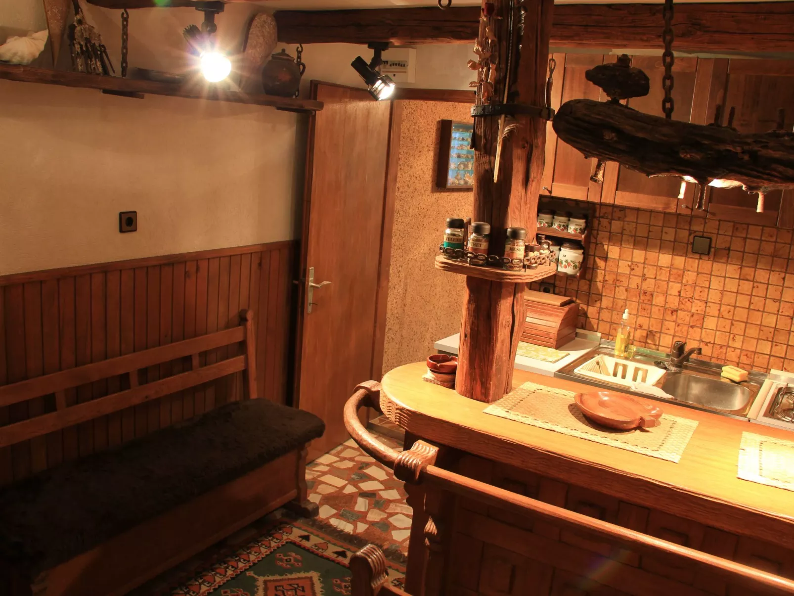 Im Erdgeschoss mit Garten und Laube fur zwei Perssonen mit dem eigenen Parkplat